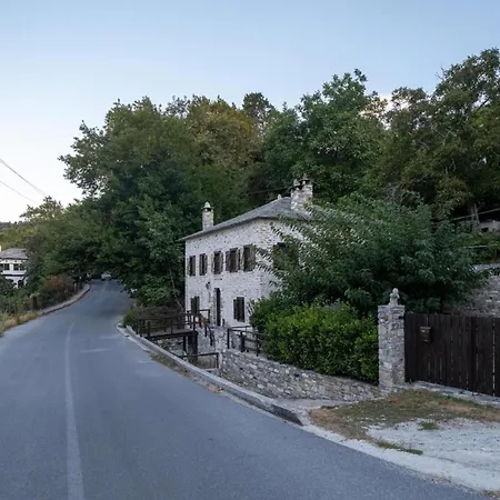 Ξενοδοχείο με διαμερίσματα Archontiko Michael Pelion 4*