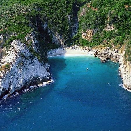 Ξενοδοχείο με διαμερίσματα Archontiko Michael Pelion 4*